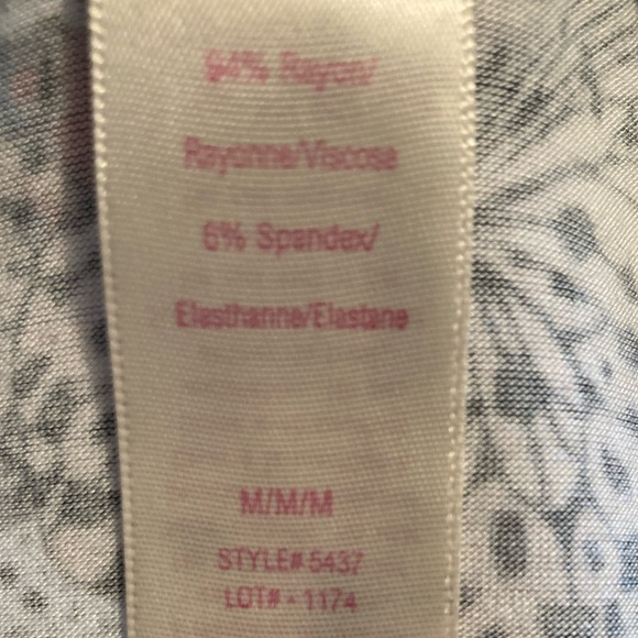 🦋Butterfly Jacket NWOT • Pockets & Long Sleeves • Long Cover-Up • Soft & Breezy - Picture 6 of 7